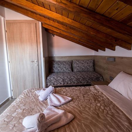 Golden Attic Daire Nea Roda Dış mekan fotoğraf