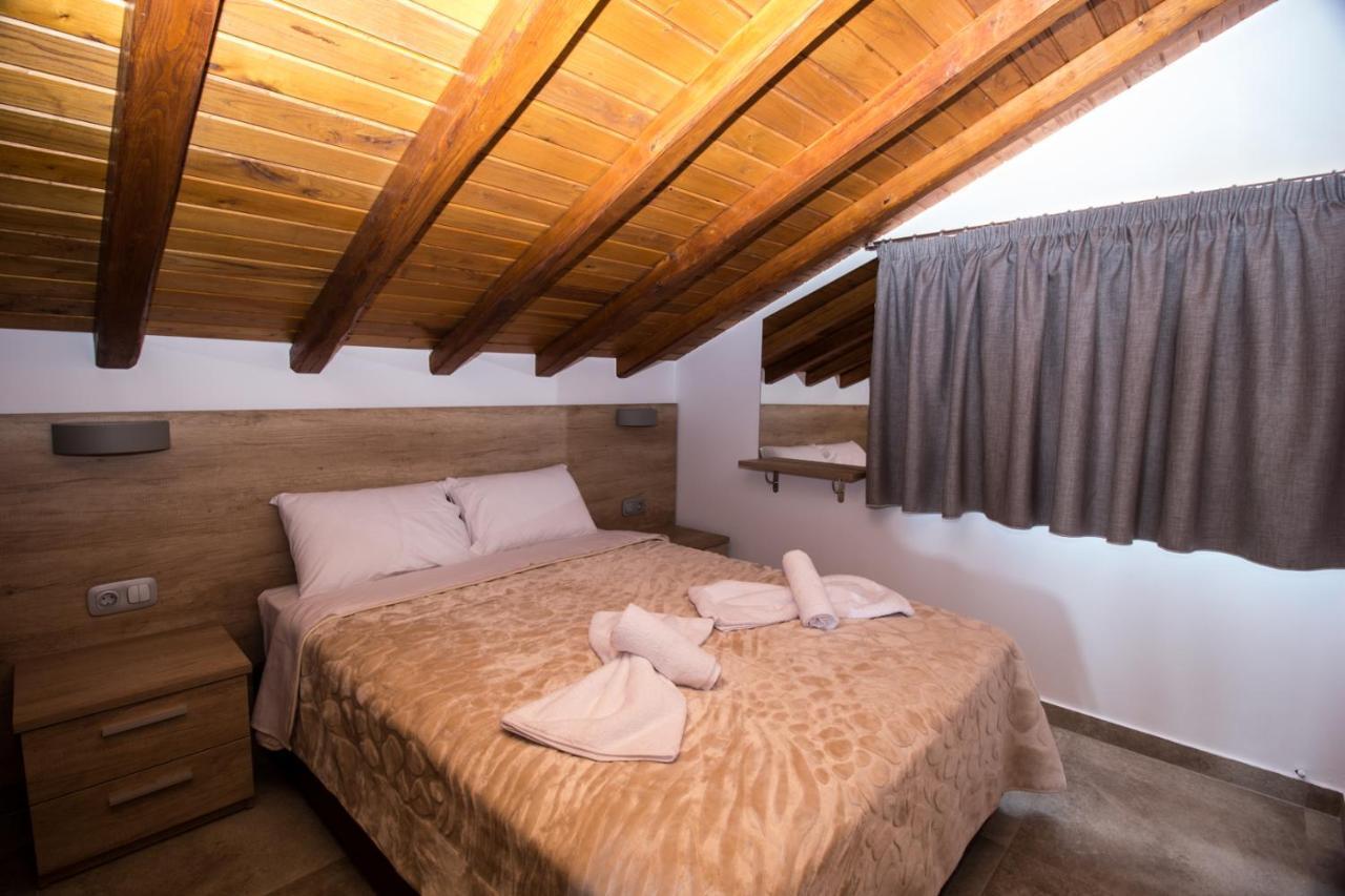 Golden Attic Daire Nea Roda Dış mekan fotoğraf