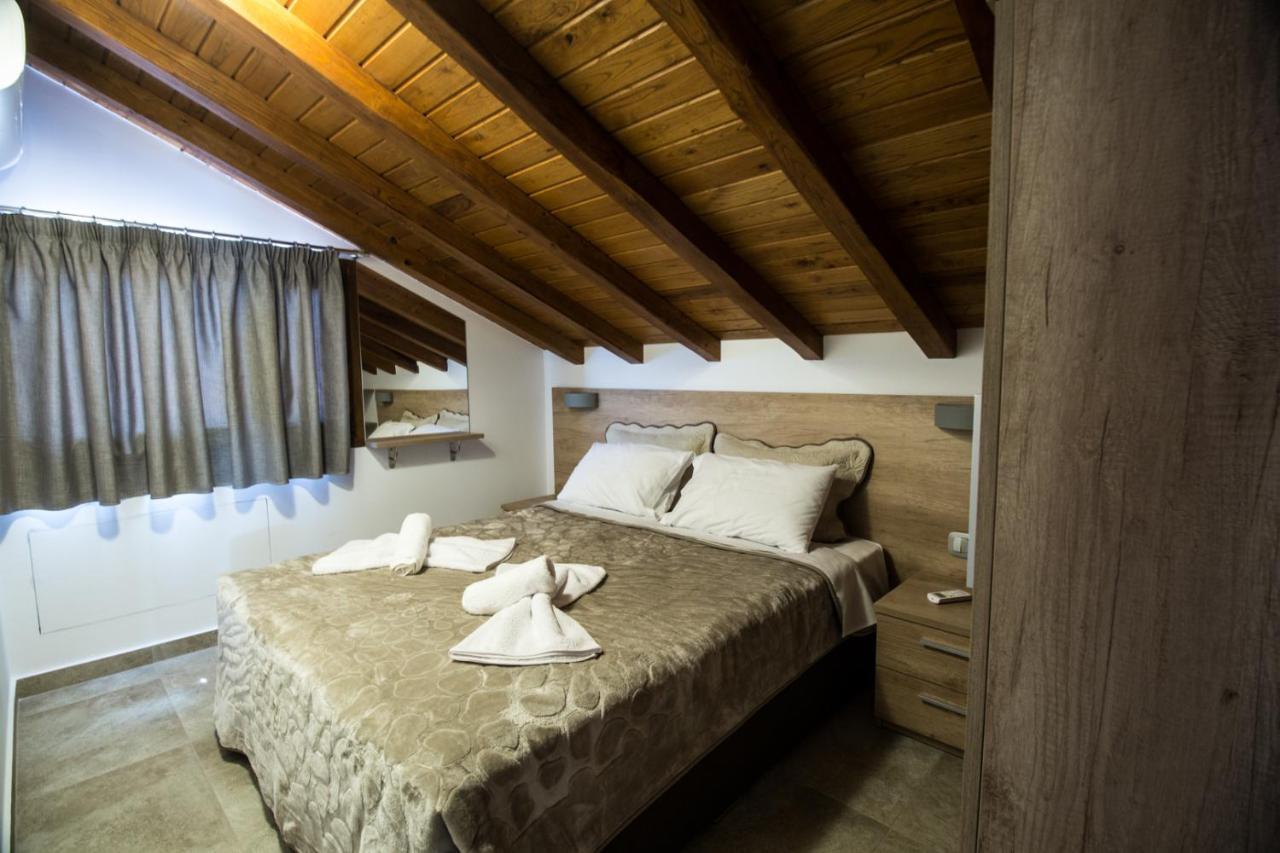 Golden Attic Daire Nea Roda Dış mekan fotoğraf